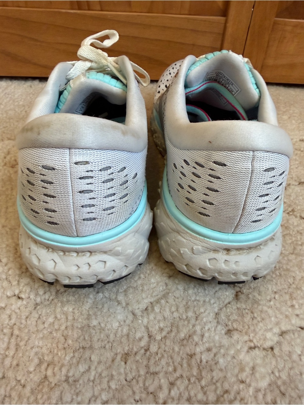 Brooks Glycerin Women’s Athletic Shoes — 7 1/2 - Picture 6 of 10